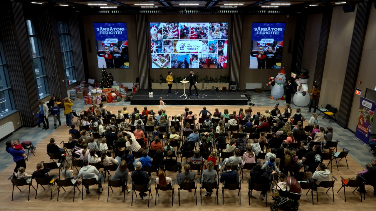 Magie, clovni și emoții: Crăciun cu suflet pentru copiii din familii vulnerabile