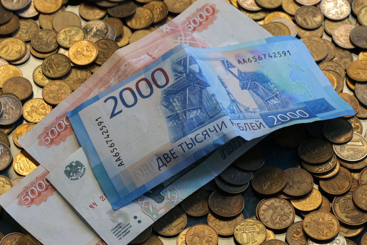 „Trebuie tăiat”. Guvernul Rusiei ia în calcul reducerea bugetului cu 10% pe fondul scăderii veniturilor