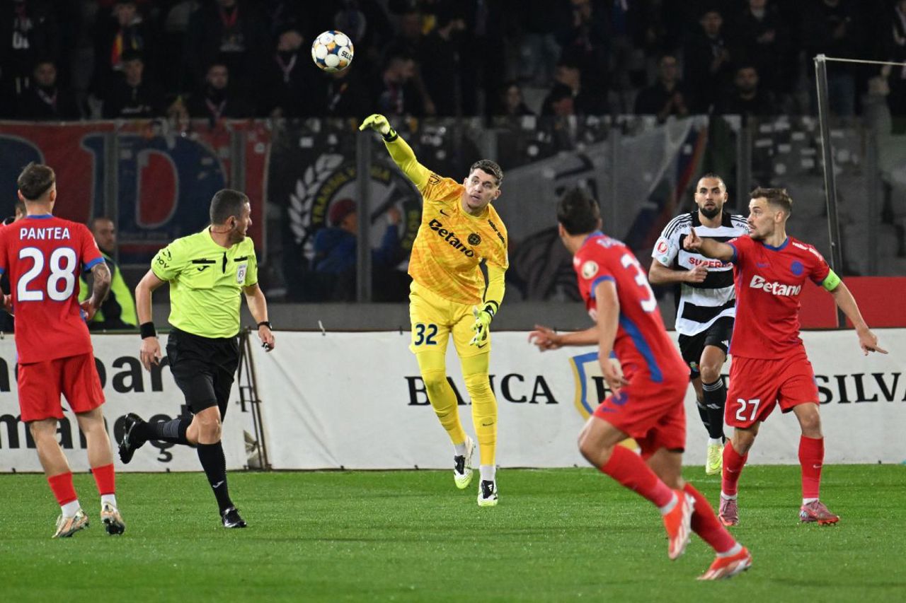 Superliga românescă de fotbal: „rece” pentru Virgiliu Postolachi, „caldă” pentru Vadim Rață 