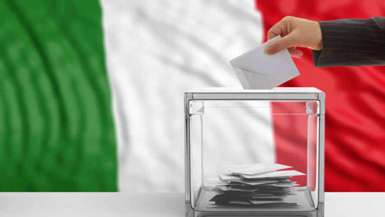 Italienii votează la un referendum pentru modificarea Constituției privind reforma justiției 