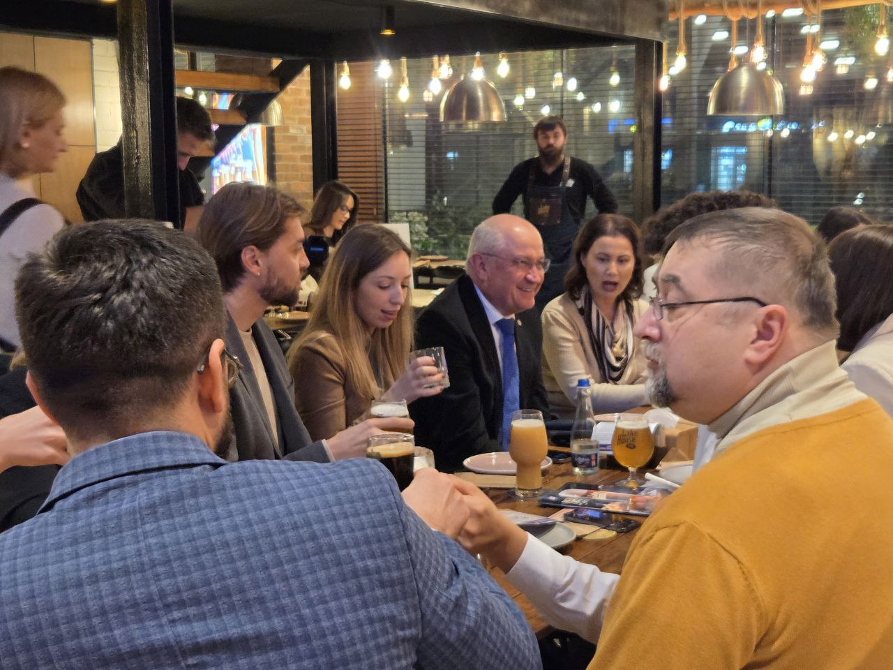 Miniștri și parlamentari s-au implicat într-o acțiune de caritate pentru susținerea a peste 1.000 de copii 