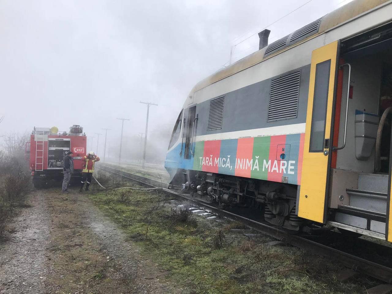 Trenul care circulă pe cursa Chișinău – Iași, cuprins de flăcări. 70 de persoane au fost evacuate