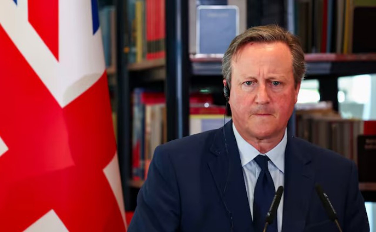 Ministrul de externe David Cameron a fost victima unei farse. A vorbit cu o persoană care pretindea că este Petro Poroșenko