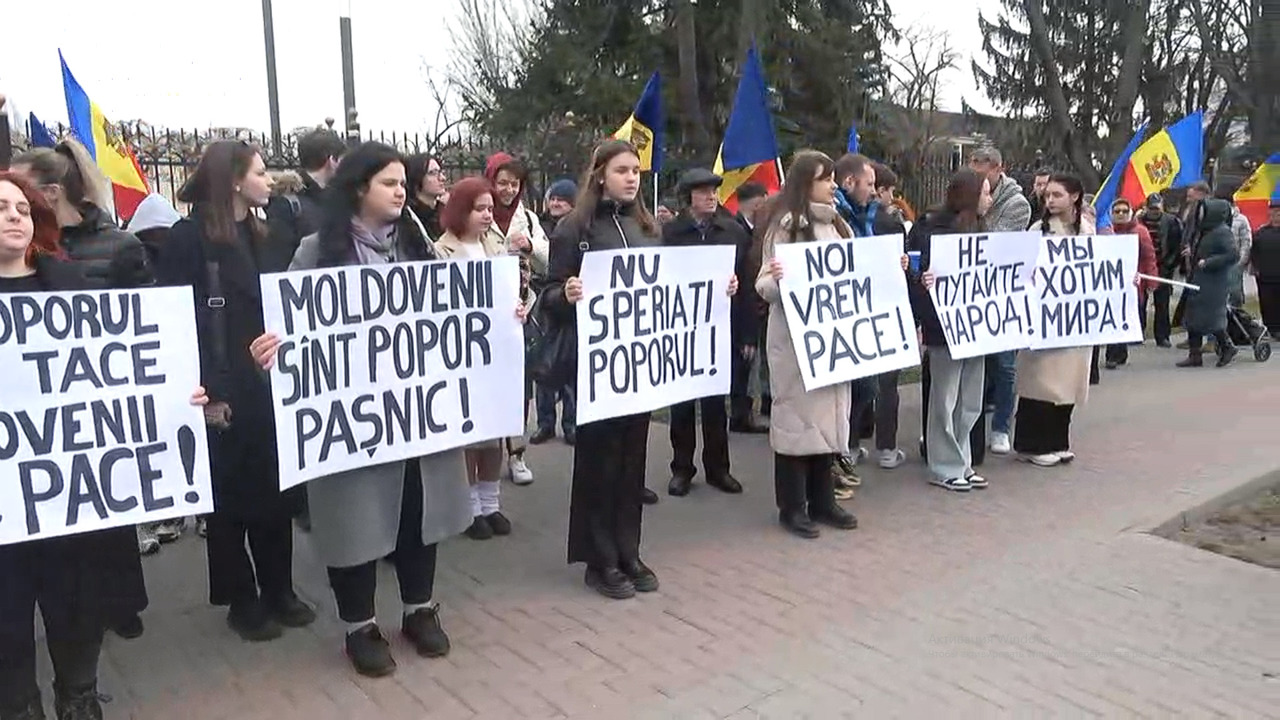 PSRM a organizat un flashmob în fața clădirii Președinției