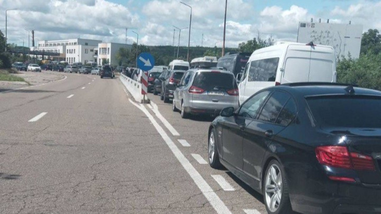 Passenger flow rises at Leușeni border; authorities act to ease traffic