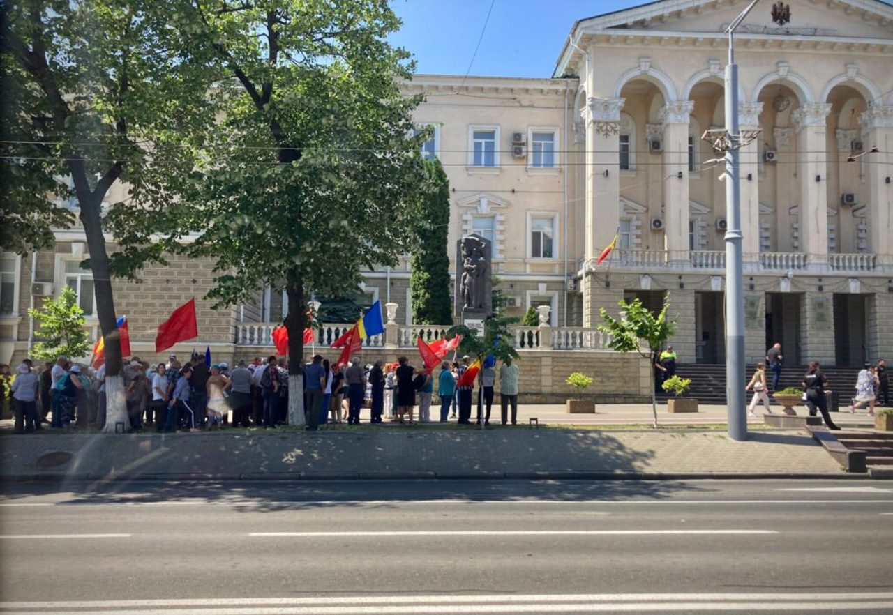 Protest în fața MAI: socialiștii, nemulțumiți de acțiunile Poliției la manifestațiile de duminică
