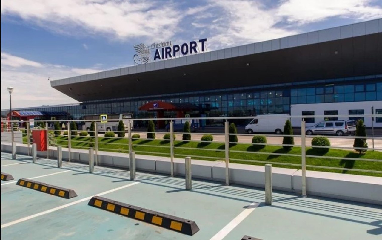 La solicitarea premierului, a fost revizuita politica tarifară pentru parcarea din perimetrul aeroportului