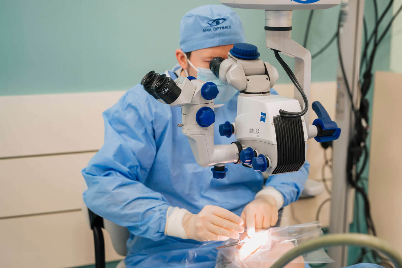  Peste 6.900 de persoane asigurate au beneficiat de operații de cataractă în primele șase luni ale anului 2025