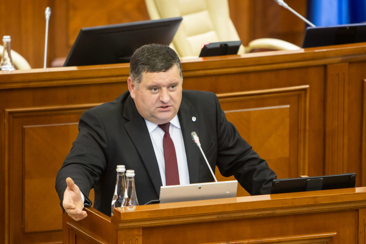 PSRM propune majorarea impozitelor pentru bănci și companiile energetice. PAS: „Costurile pot ajunge la consumatori”