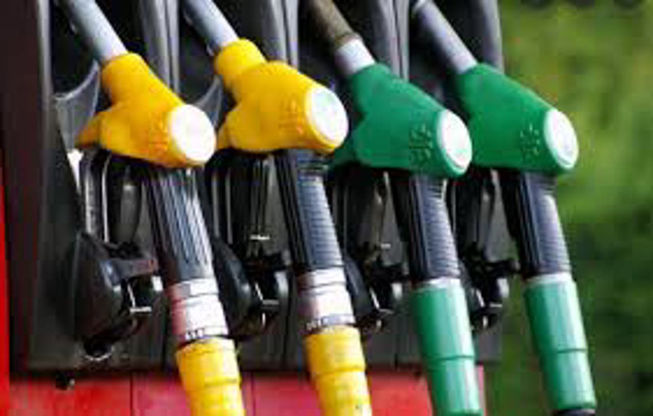 Combustibili mai ieftini: Cât vor costa benzina și motorina pe 15 aprilie