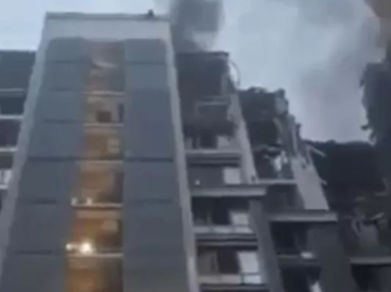 Здание Службы безопасности Украины повреждено в результате ракетного обстрела в Днепре. Зеленский, жесткое послание для России