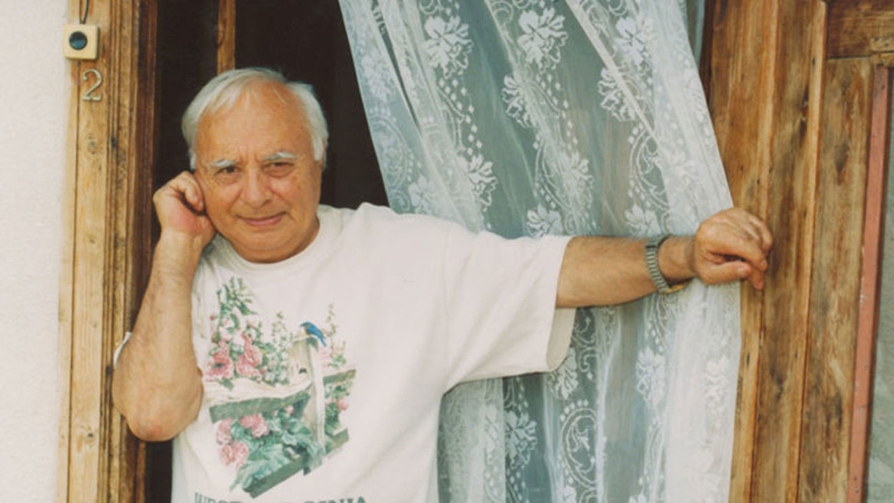 Календарь дня // 15 лет без писателя Василе Василаке