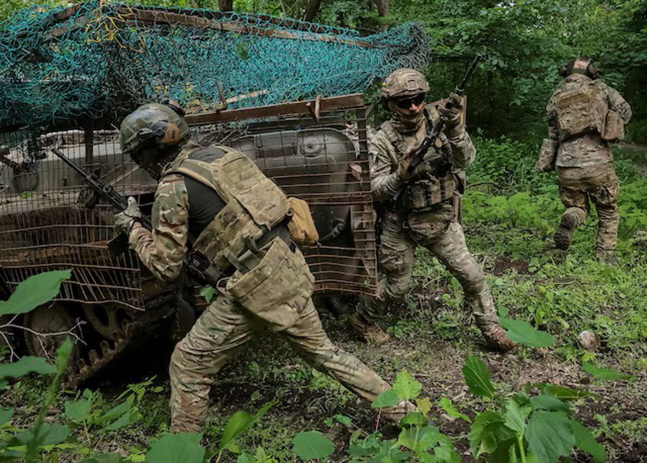 Refugiații ucraineni de vârstă militară ar putea pierde accesul la protecția temporară în UE