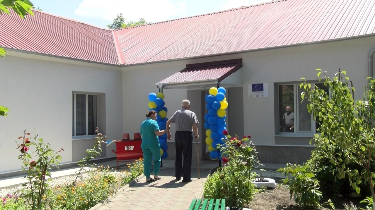 Confort pentru cei 50 de beneficiari și cheltuieli mai mici la încălzire, la Centrul social din Bădiceni  