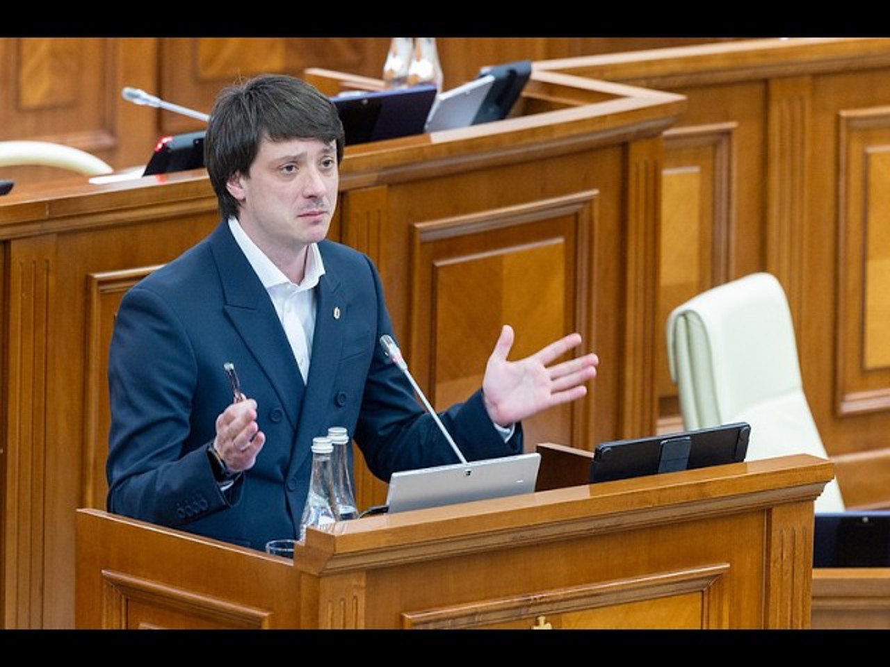  Verșinin, inclus în baza de date „Mirotvoreț" pentru „propagandă rusă". Reacția deputatului