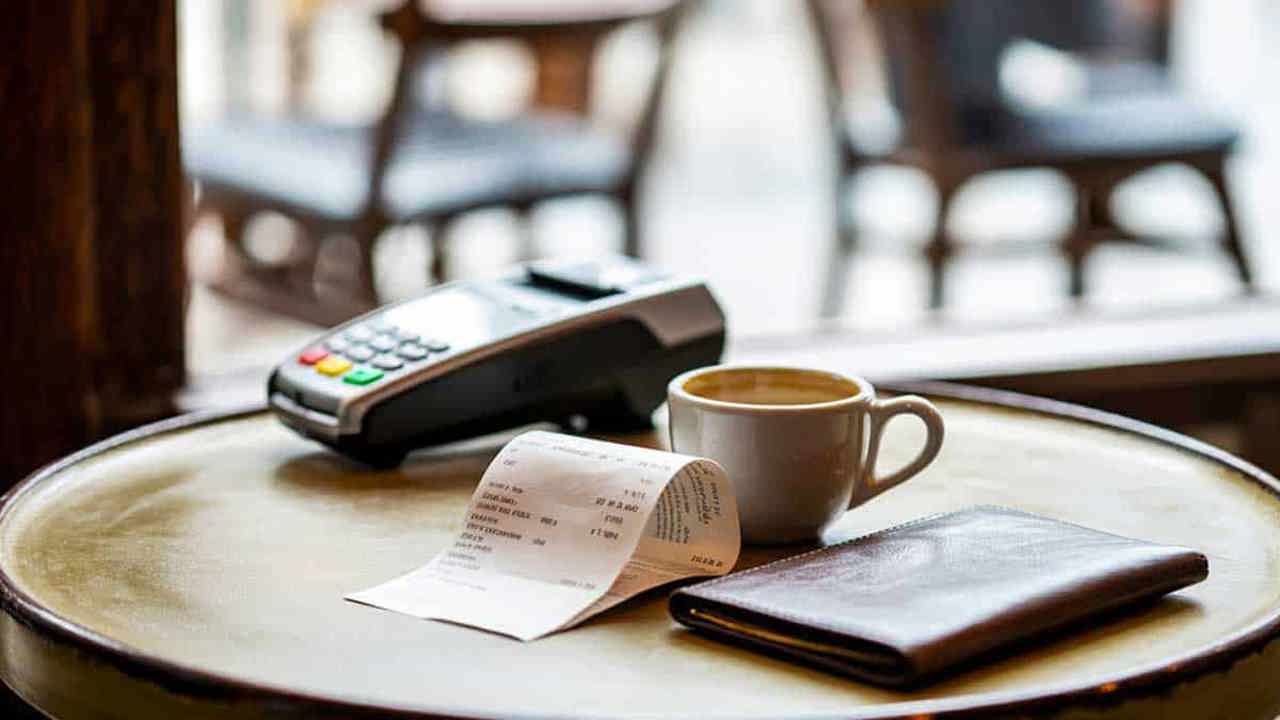 Bulgaria a trecut la moneda euro cu adaptări rapide și cu unele dificultăți