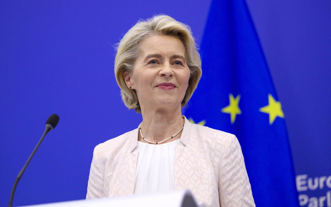 Ursula von der Leyen amână prezentarea noii sale echipe de comisari