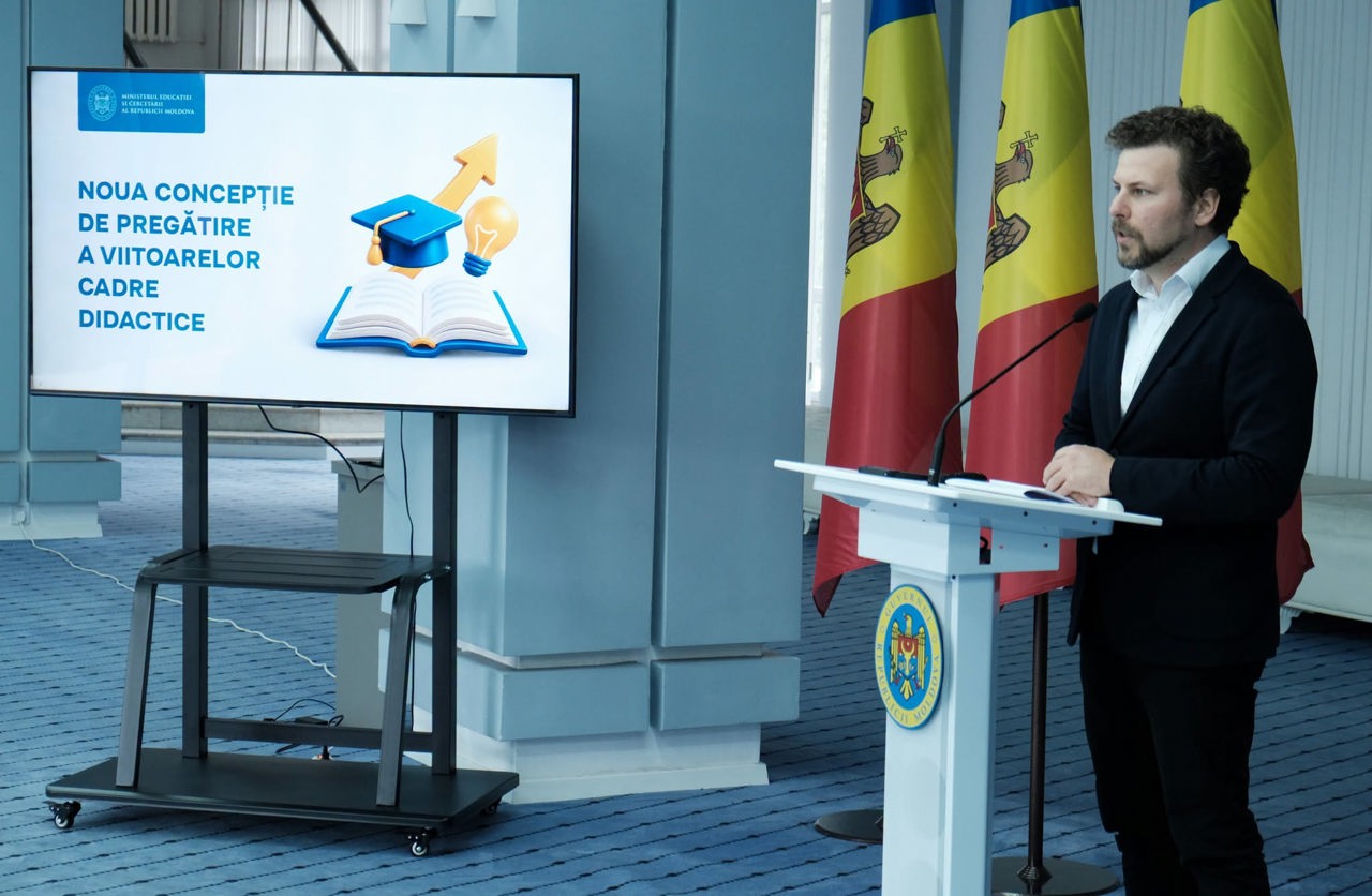 Viitorii învățători vor face practică din primul an de studii și vor urma obligatoriu masteratul: Reforma propusă de MEC