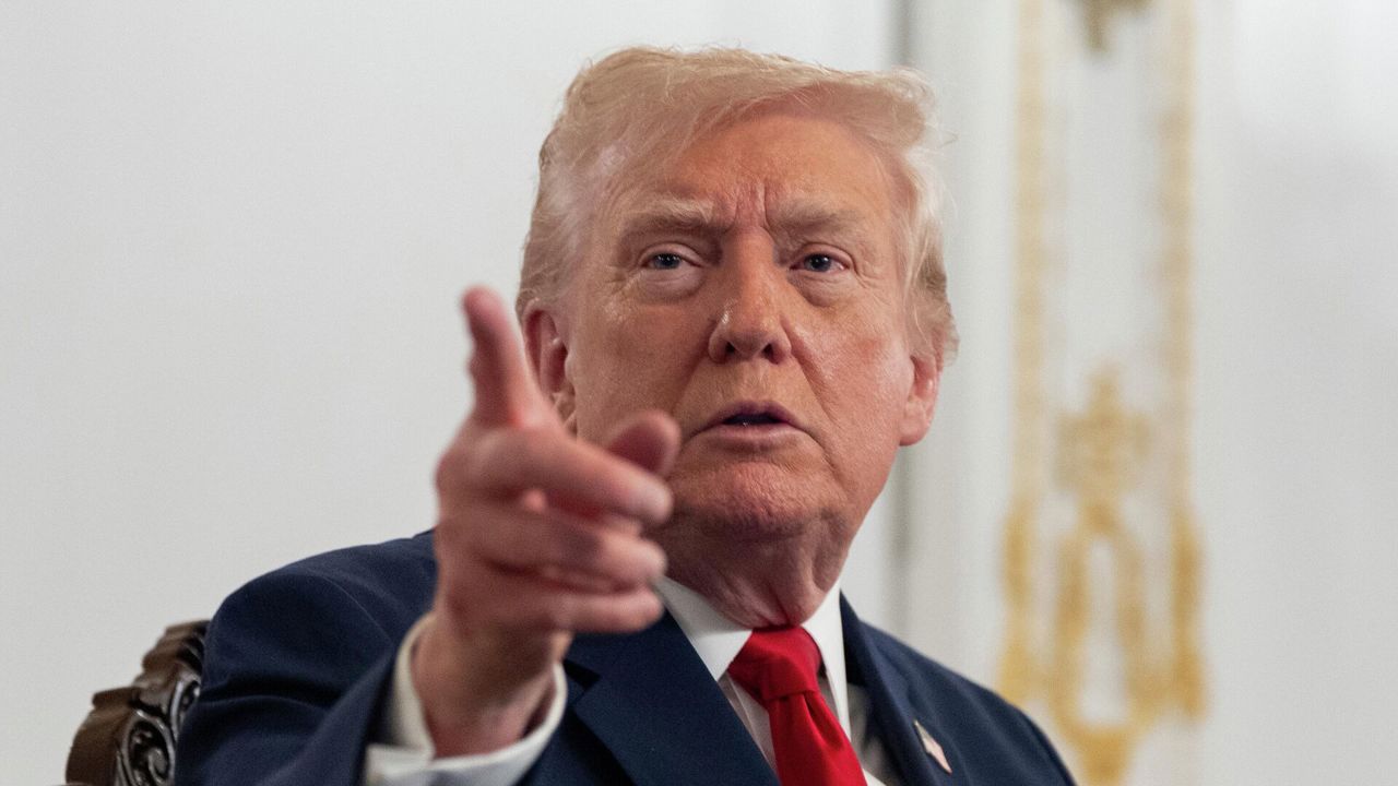 Trump îl critică pe Zelenski și spune că negocierile cu Putin sunt mai ușoare