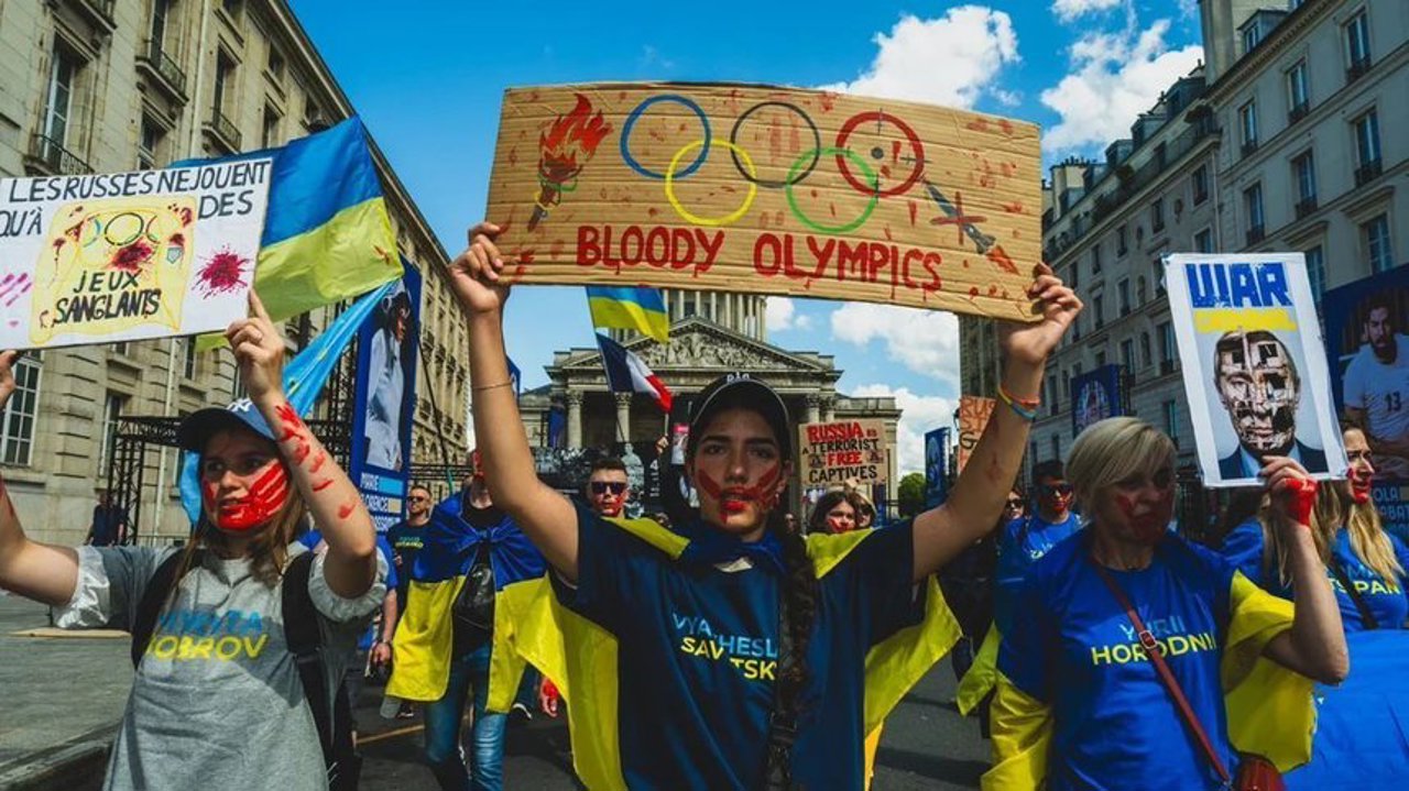 Paris march honours Ukraine athletes killed in Russia war