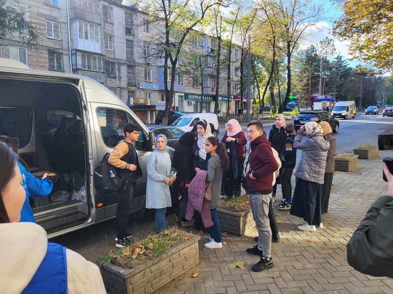 PHOTO The Moldovans evacuated from Gaza arrived in Chisinau and were greeted by Prime Minister Dorin Recean