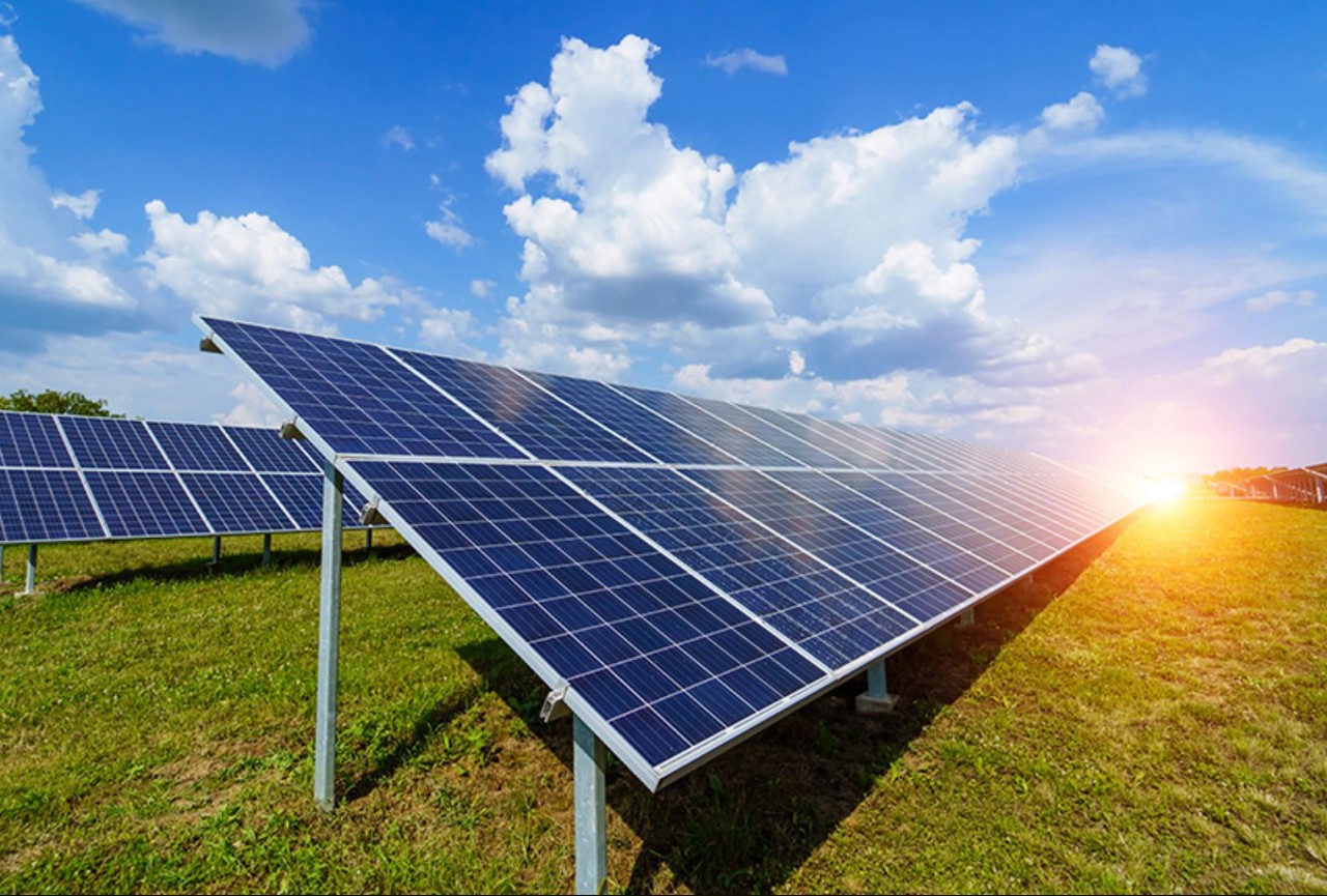 Primele comunități de energie verde apar în R. Moldova. Antreprenor: „Vom plăti mai puțin pentru energie electrică” 