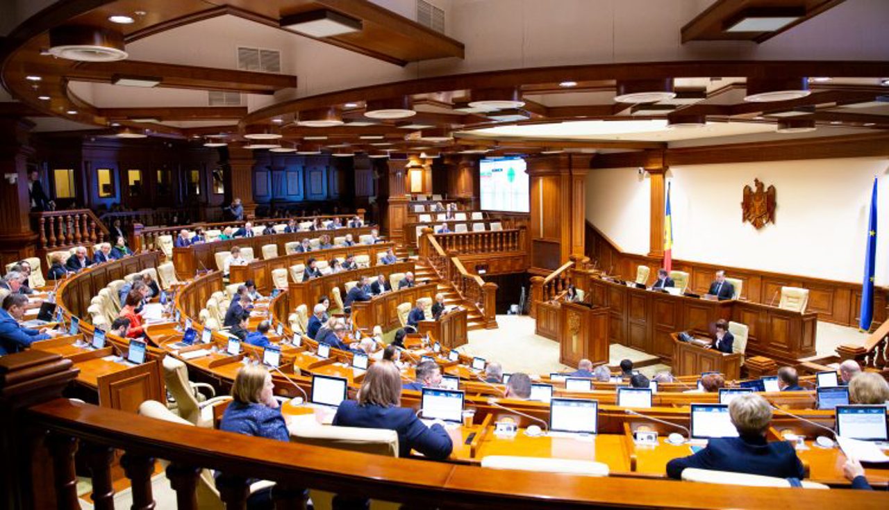 Igor Grosu: Fracțiunea PAS va asigura formarea unui nou Guvern. Reacția opoziției la demisia Guvernului