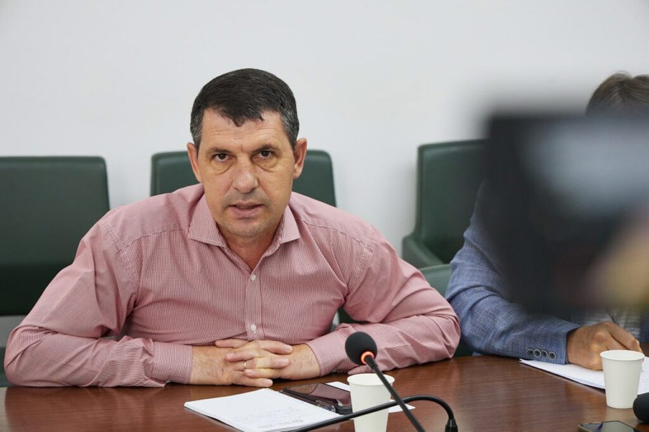 Ședința Adunării Populare, întreruptă: Deputații a părăsit sala pe fondul disputelor legate de demisia lui Nicolai Ormanji