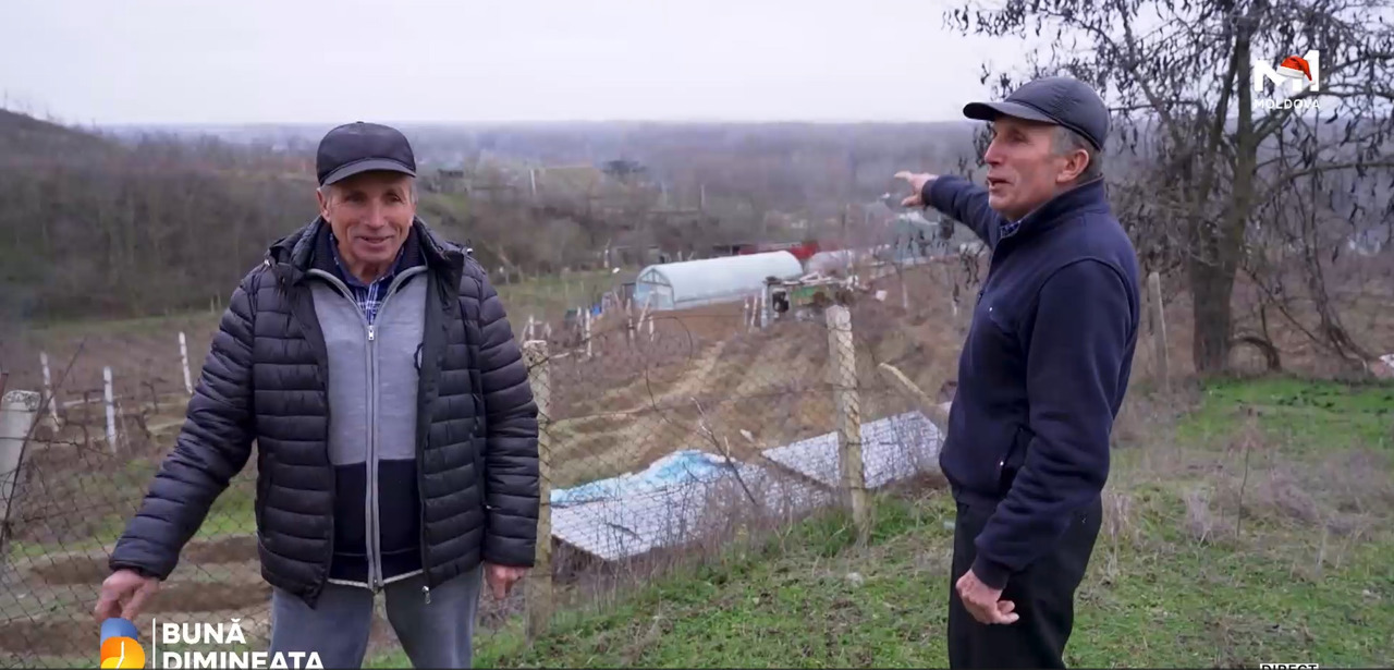 Viață trăită umăr la umăr: povestea fraților gemeni din Văleni