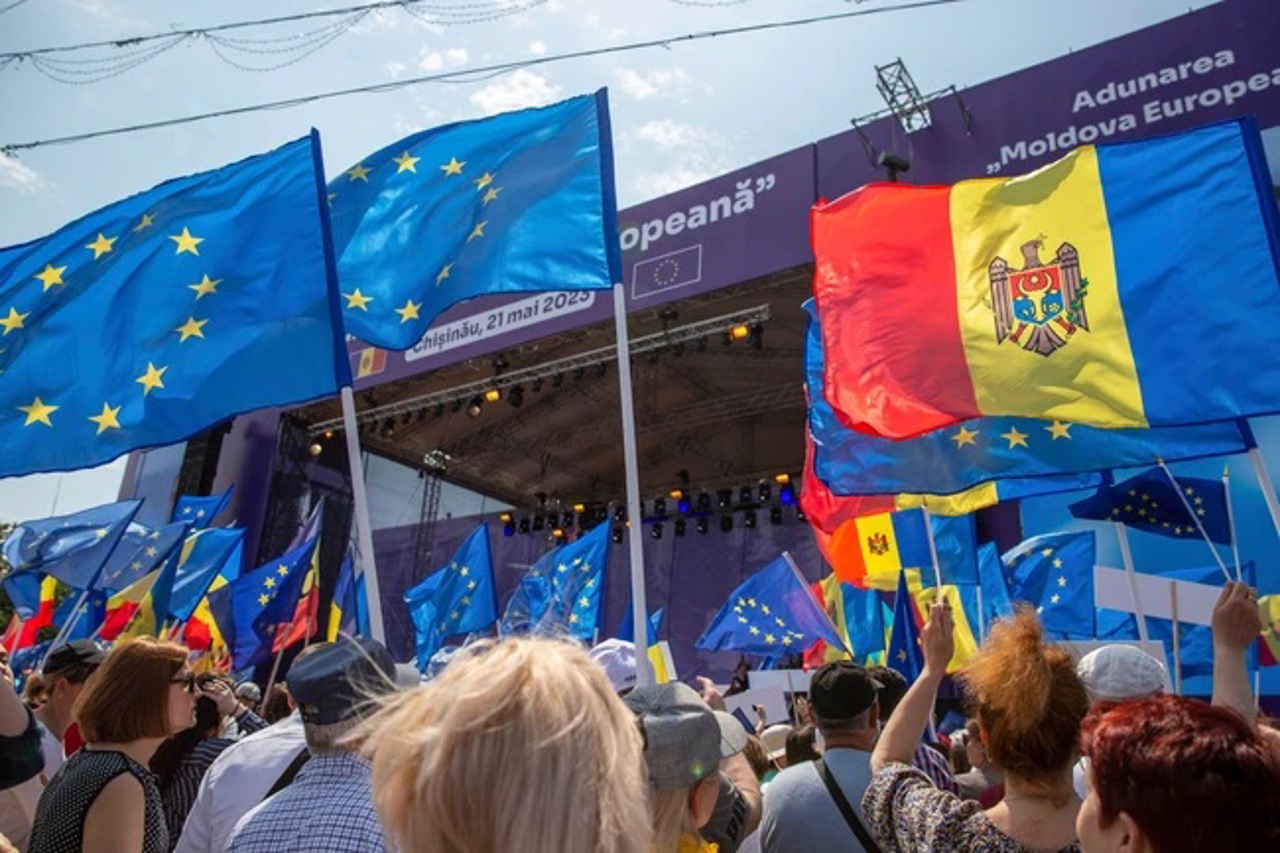 There is cohesion in Moldovan society regarding the country's European integration, experts say