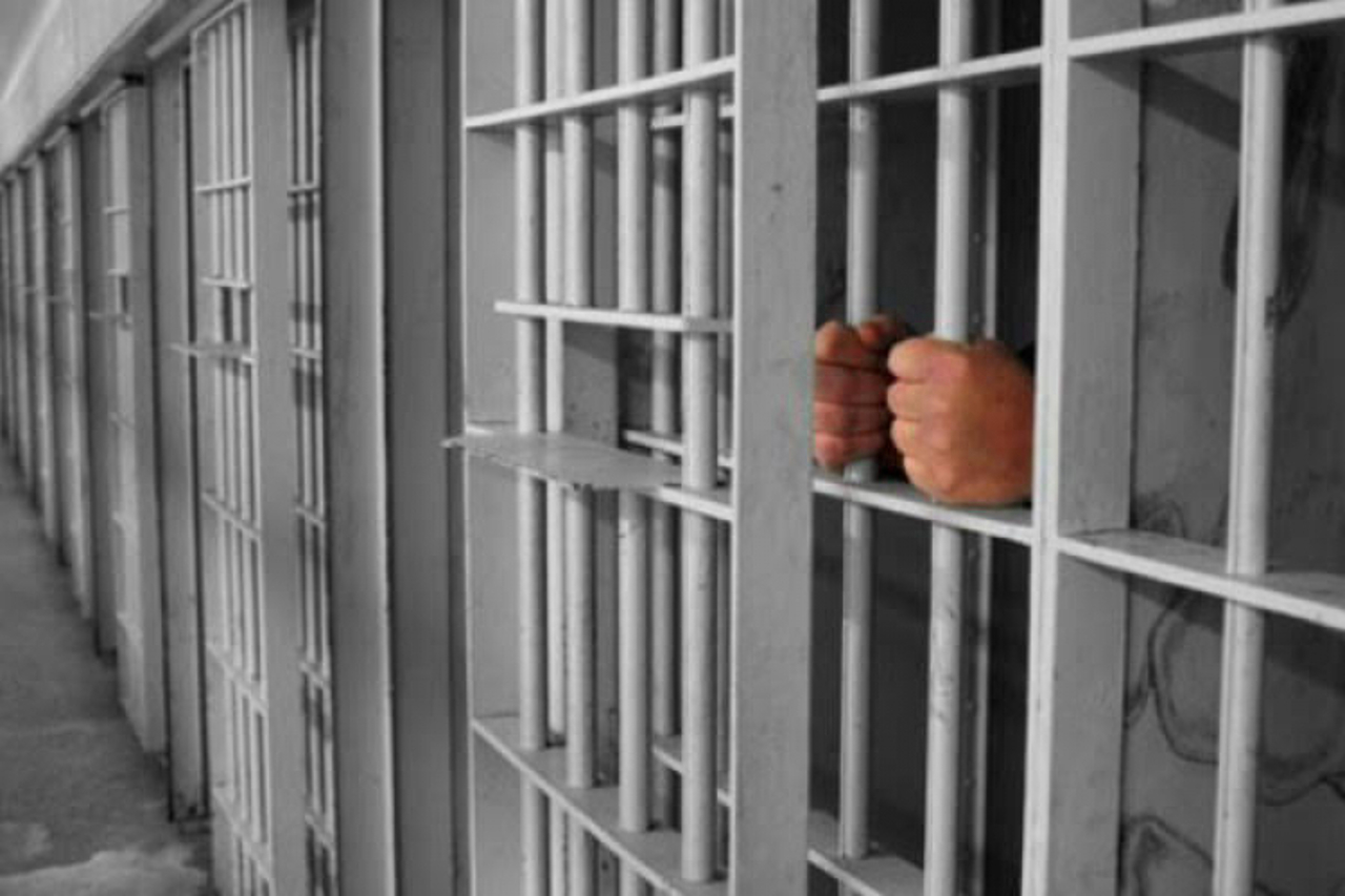 A abuzat sexual și a sugrumat o copilă de 7 ani, ademenită cu o ciocolată: Inculpatul, condamnat la 24 de ani de pușcărie