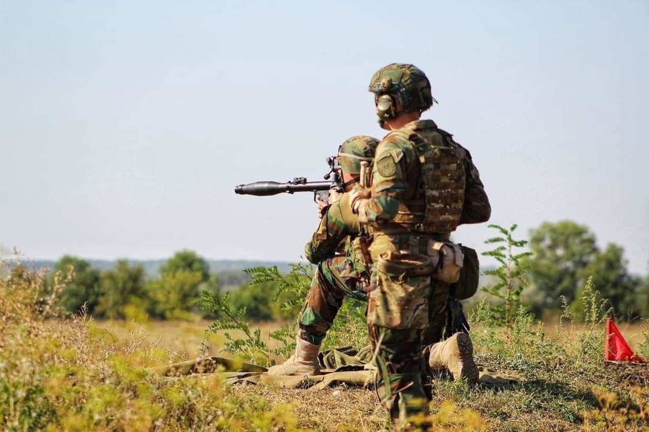 Un militar a ajuns la spital după ce a fost împușcat accidental în timpul unui exercițiu de instruire. Ministerul Apărării: Starea pacientului este satisfăcătoare