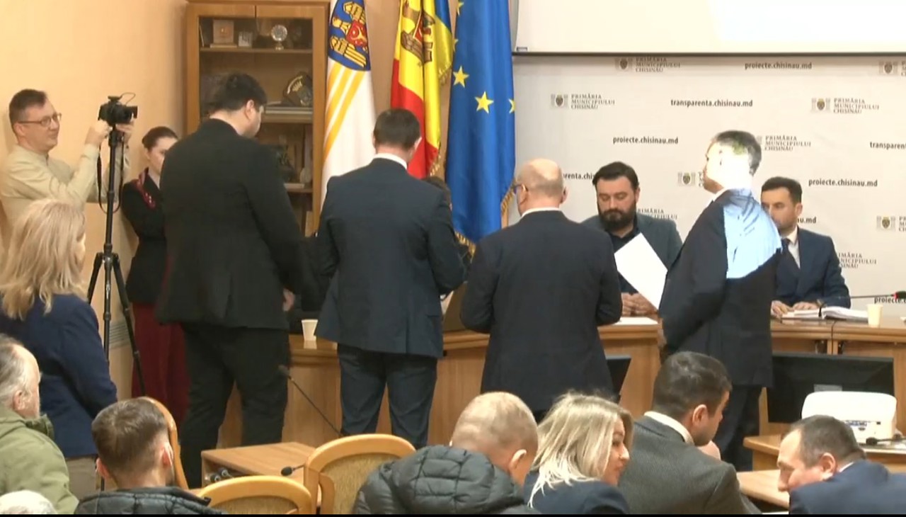 Prezentarea Planului de Mobilitate Urbană din Chișinău, marcată de tensiuni între consilierii PAS și reprezentanții Primăriei