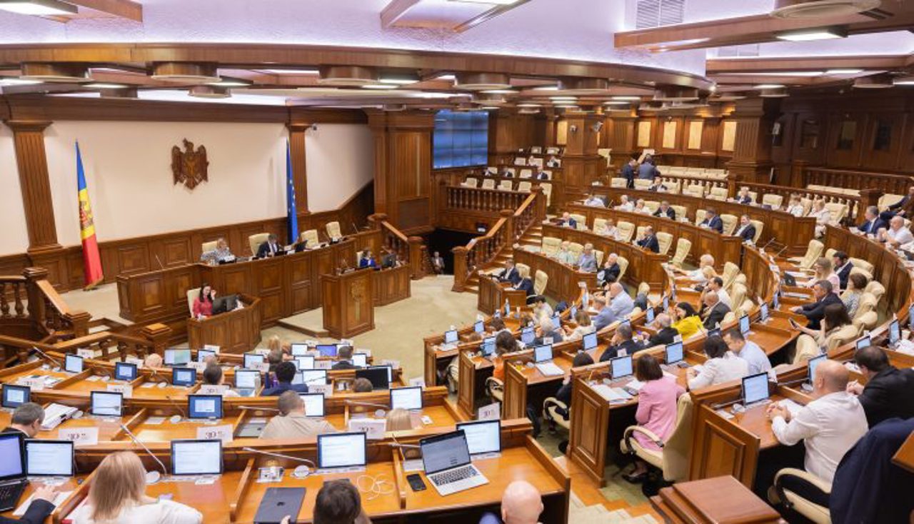 Парламент одобрил создание специальной комиccии по преодолению кризиса в сельскохозяйственном секторе