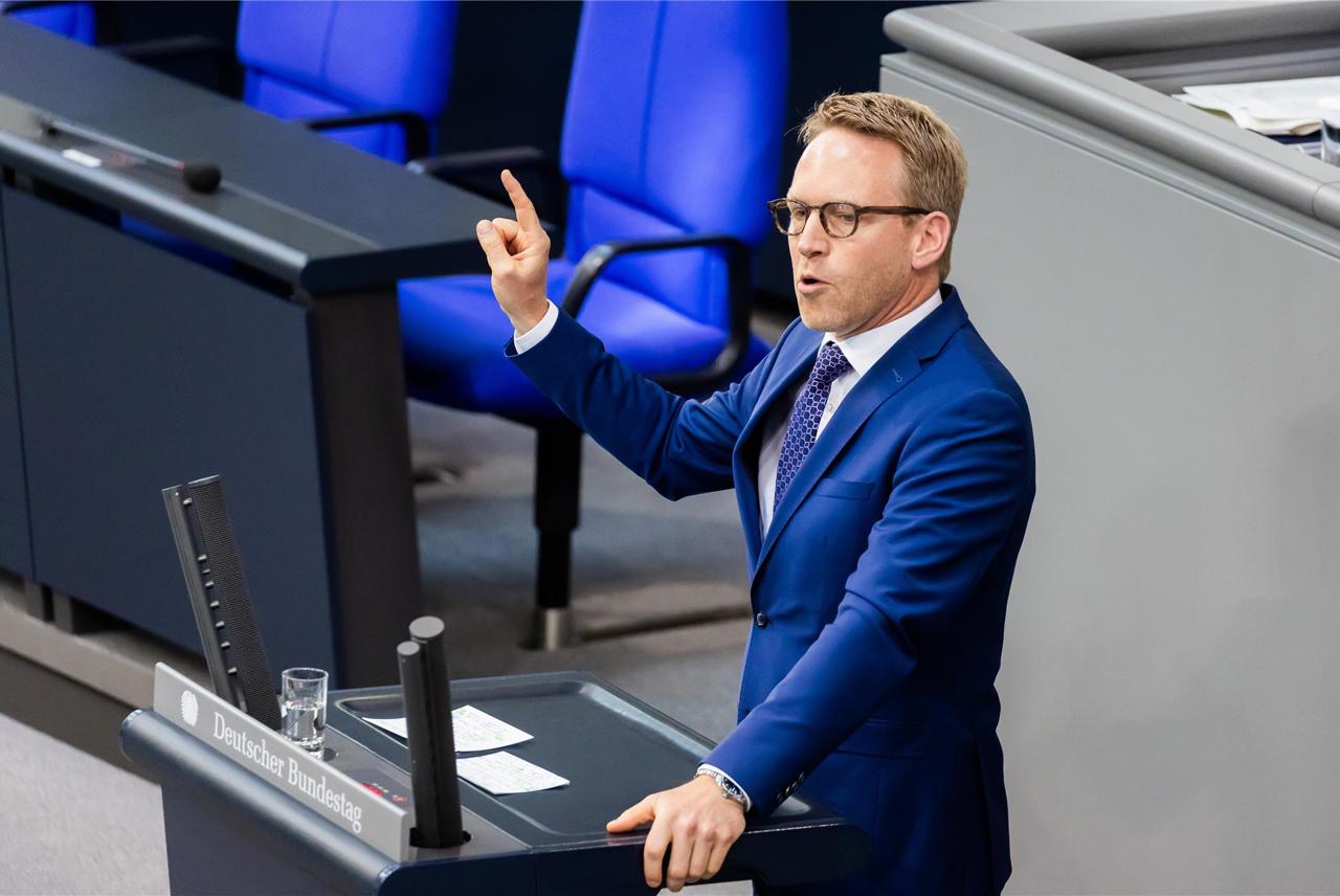 Celule adormite iraniene din Europa pot comite acte de represalii după uciderea lui Khamenei, spune un oficial german 