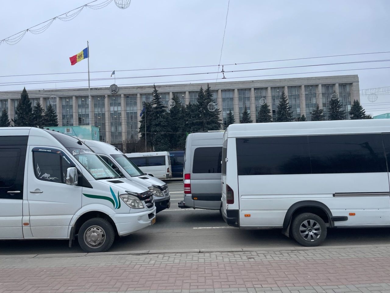 Moldova transport crisis: Operators warn of protests