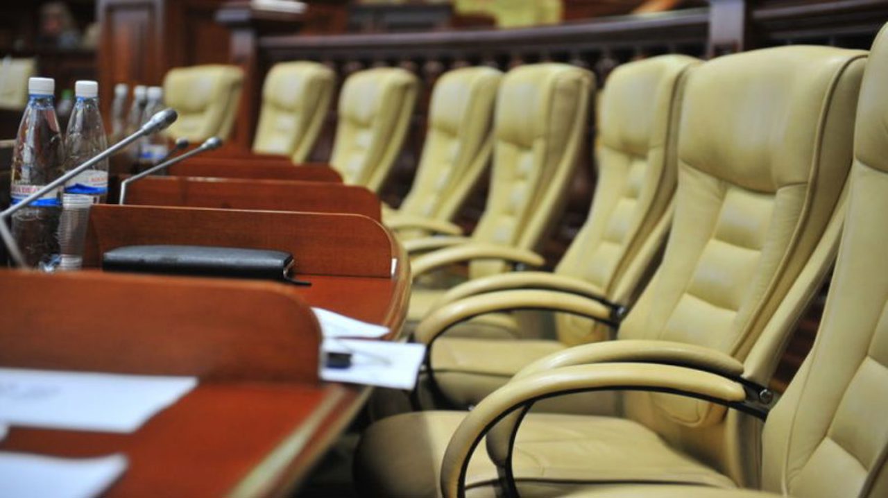 De la comuniști la democrați cu milioane nejustificate: Un fost deputat riscă ani grei de închisoare