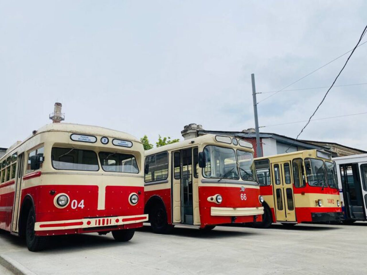 Troleibuze vechi de 77 de ani, expuse în acest weekend la RTEC