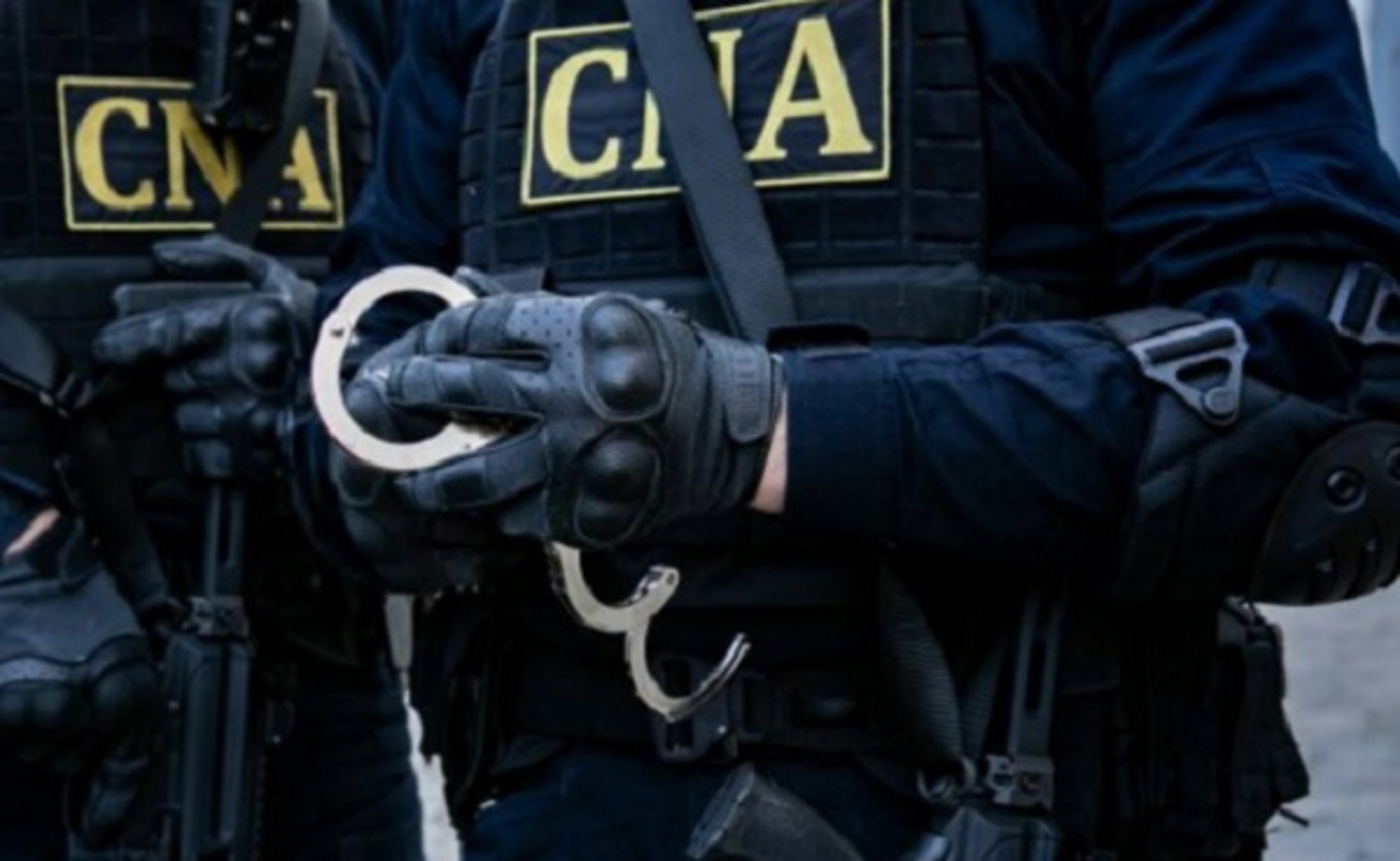 Confiscare în beneficiul statului: Case și terenuri de 9.6 milioane lei, luate de la un funcționar condamnat pentru abuz de serviciu