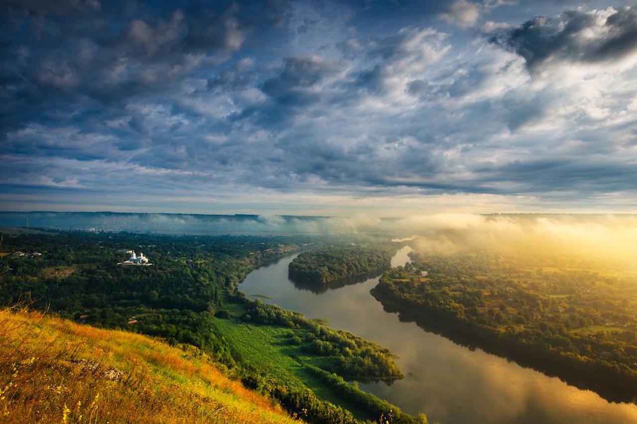 Extremele lunii august, în R. Moldova: Peste 42 de grade Celsius, ploi torențiale și perioade de secetă totală