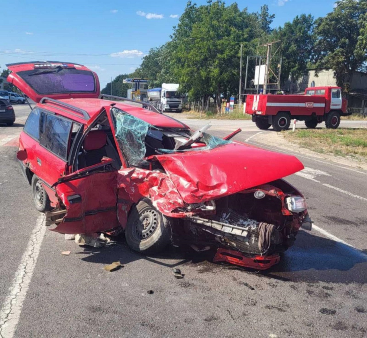 Accident în localitatea Căzănești: Două persoane au ajuns la spital 