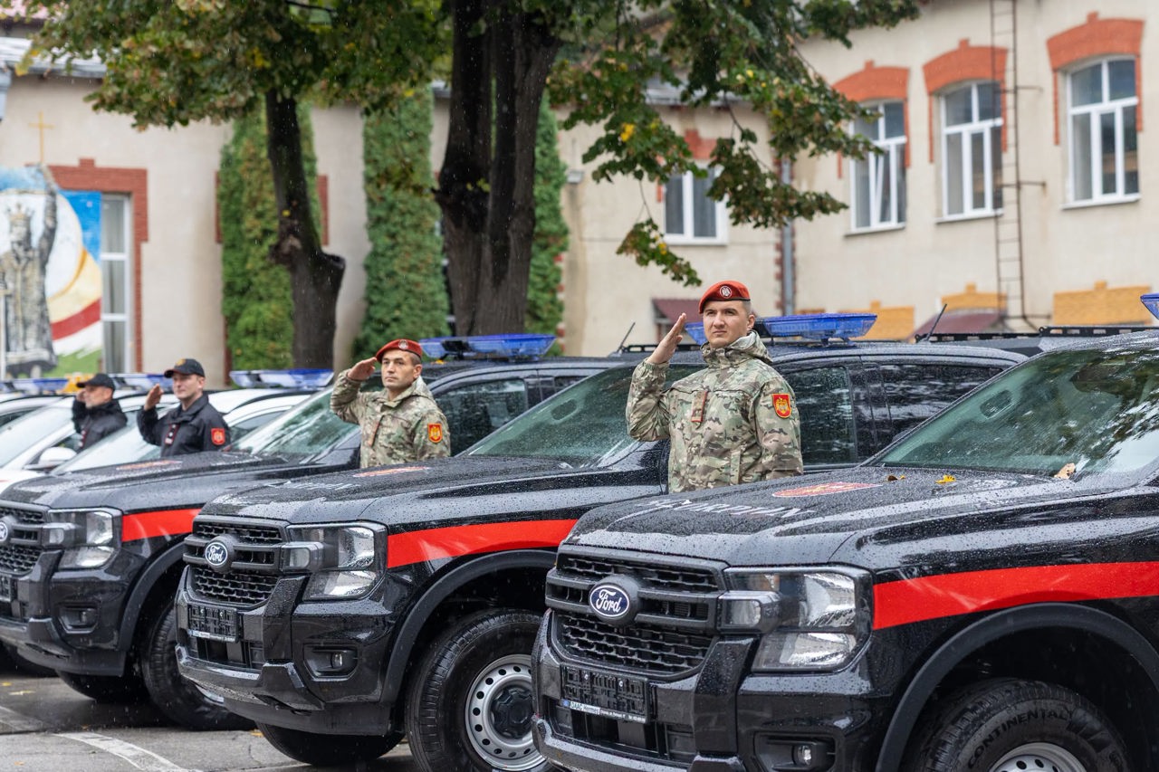 Carabinierii au primit 16 autovehicule și echipamente IT. Dotările au fost oferite printr-un proiect european 