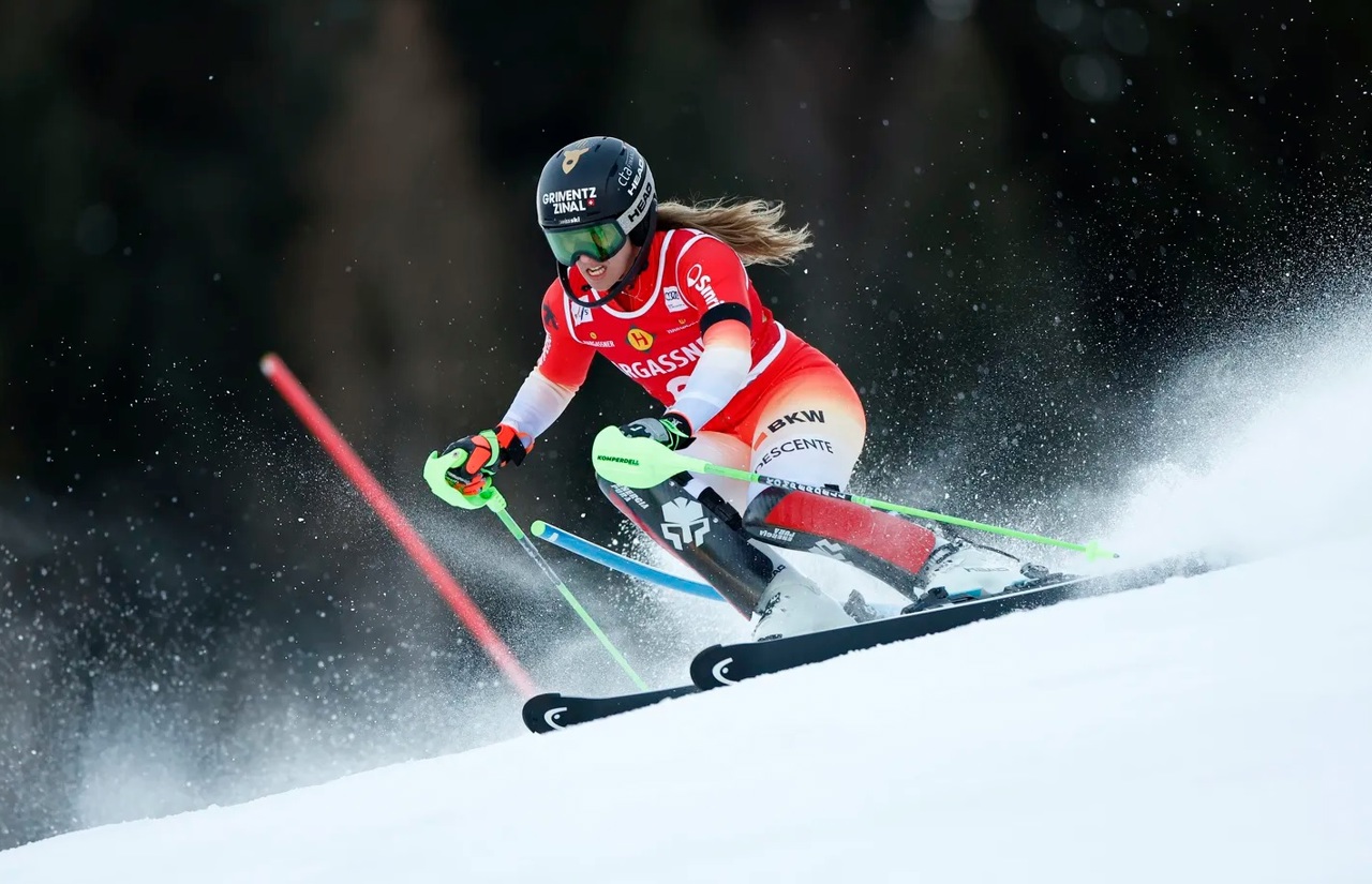 Camille Rast a învins-o pe Mikaela Shiffrin la etapa de slalom din cadrul Cupei Mondiale de schi alpin