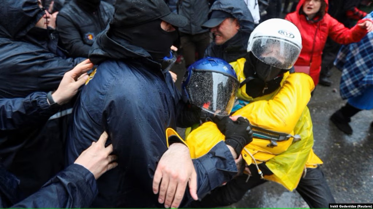 MAE confirmă: Un cetățean al Republicii Moldova a fost reținut în timpul protestelor din Georgia