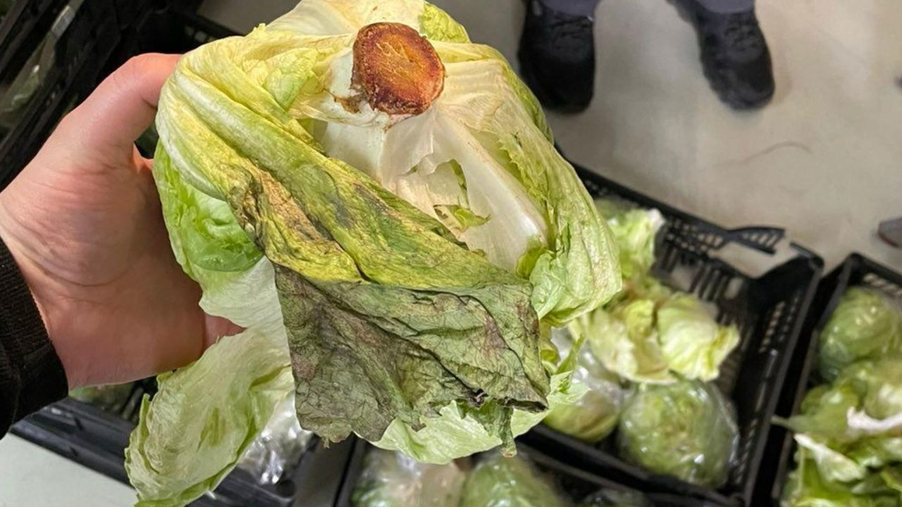 Peste 10 tone de verdeață, nimicite de ANSA: Nu corespundeau cerințelor de siguranță alimentară