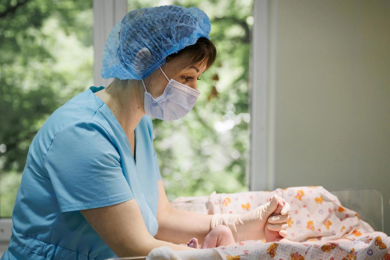 Număr egal de băieței și fetițe: 38 de copii născuți în prima zi a anului 2026