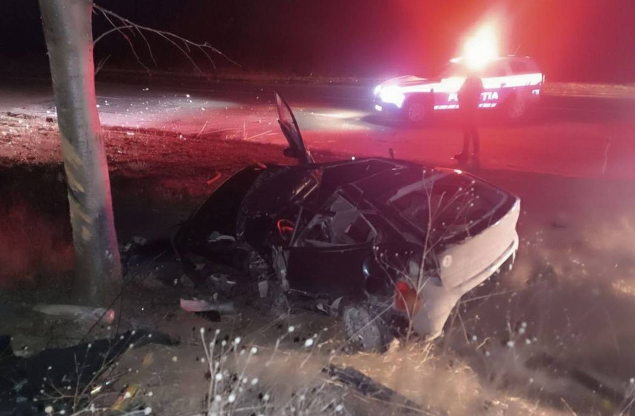 Accident soldat cu deces în raionul Sângerei. Un tânăr de 21 de ani s-a tamponat într-un copac