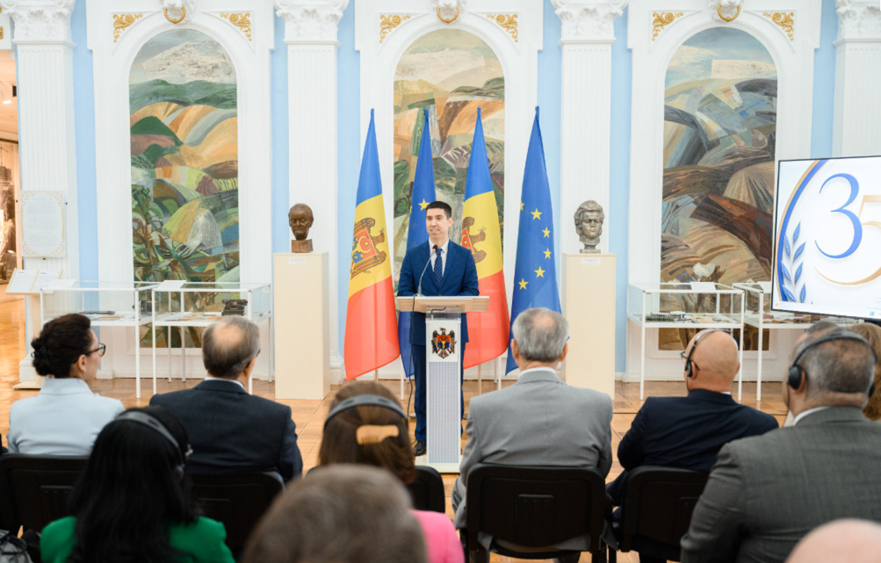 De la recunoașterea internațională la integrarea europeană: Istoria a 35 de ani de diplomație, într-o expoziție la Chișinău