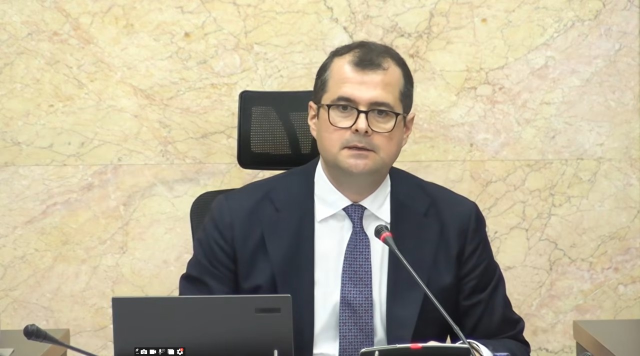 Premierul le cere din nou miniștrilor să-și reducă deplasările exotice și lungi: „Avem alte priorități”