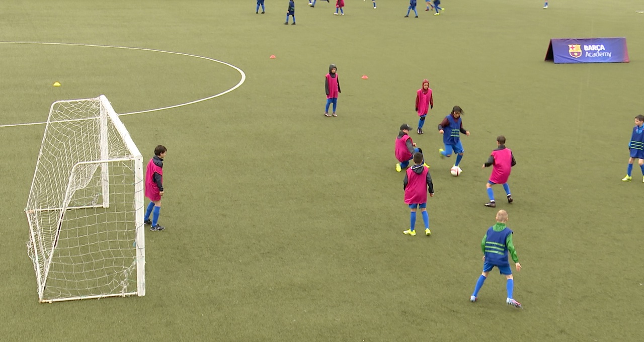 Young footballers in Moldova train Barça style